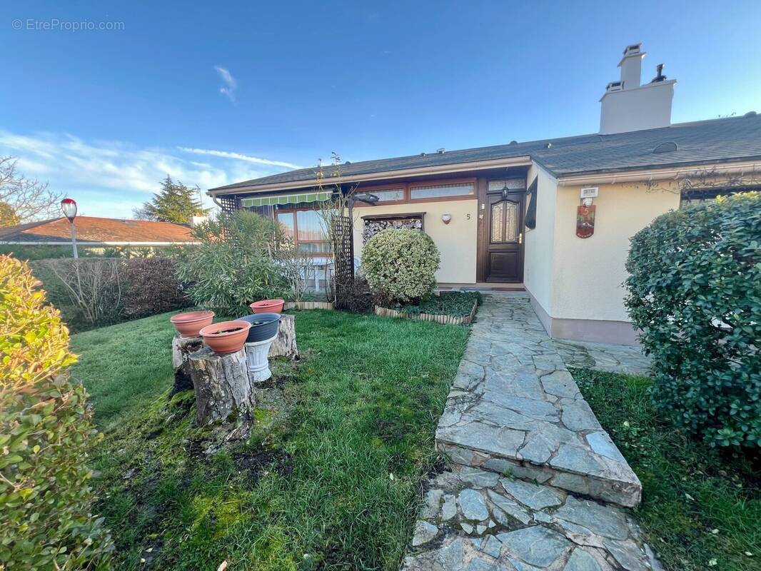 Maison à BRUYERES-LE-CHATEL