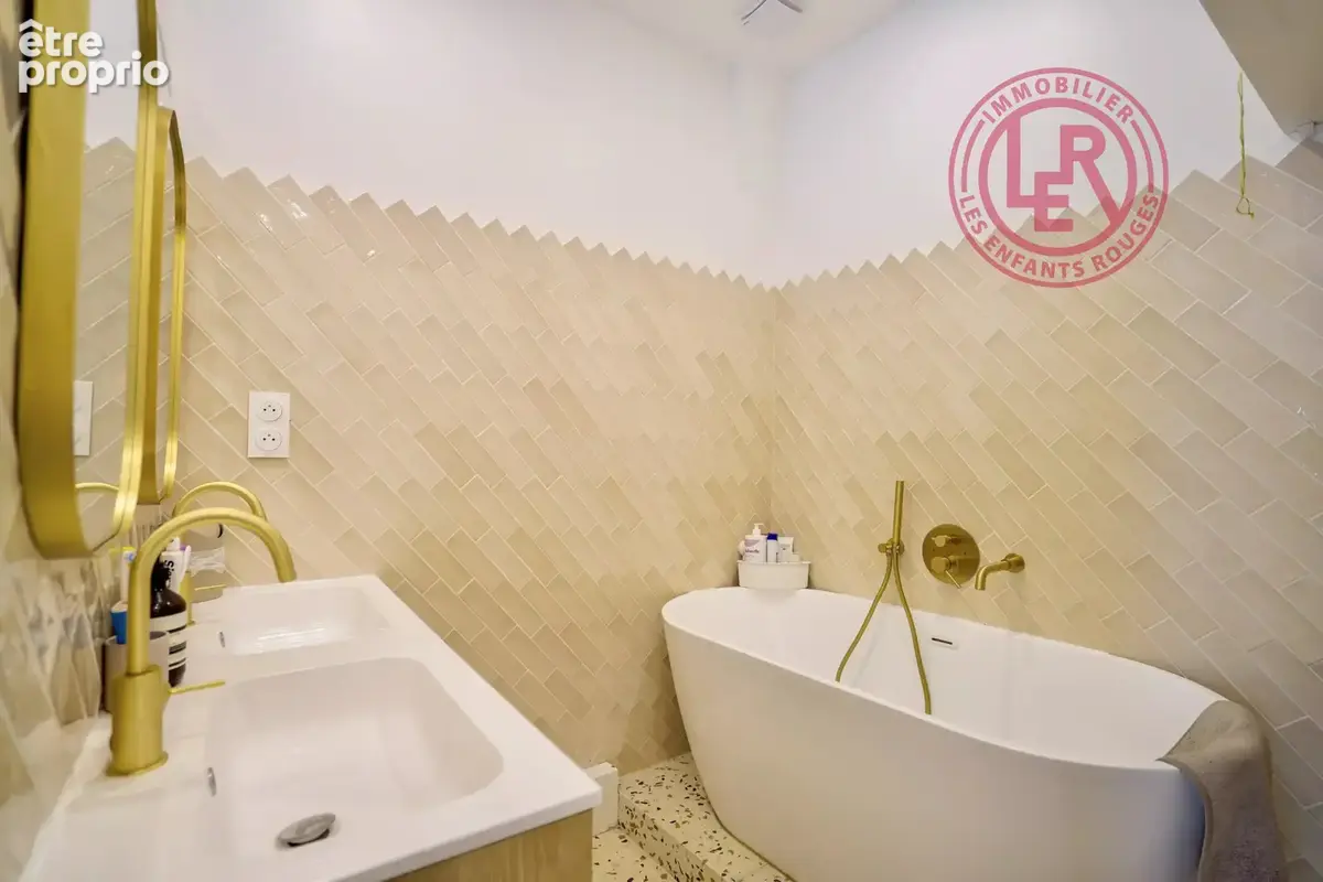 LE MARAIS – Rue Meslay – Appartement d’exception entièrement rénové - photo 8