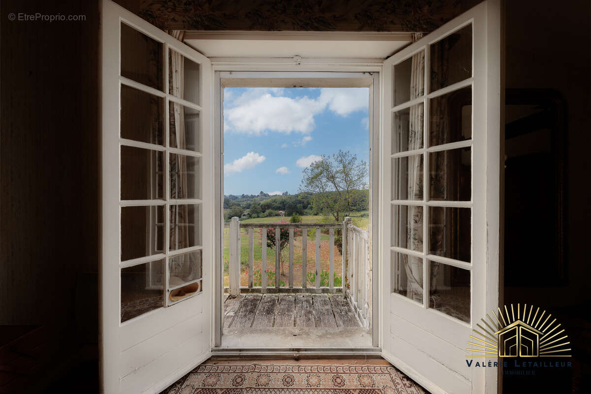 Maison de charme 358m2 habitables sur une parcelle de 10 000 m2 avec vue dégagée - photo 20