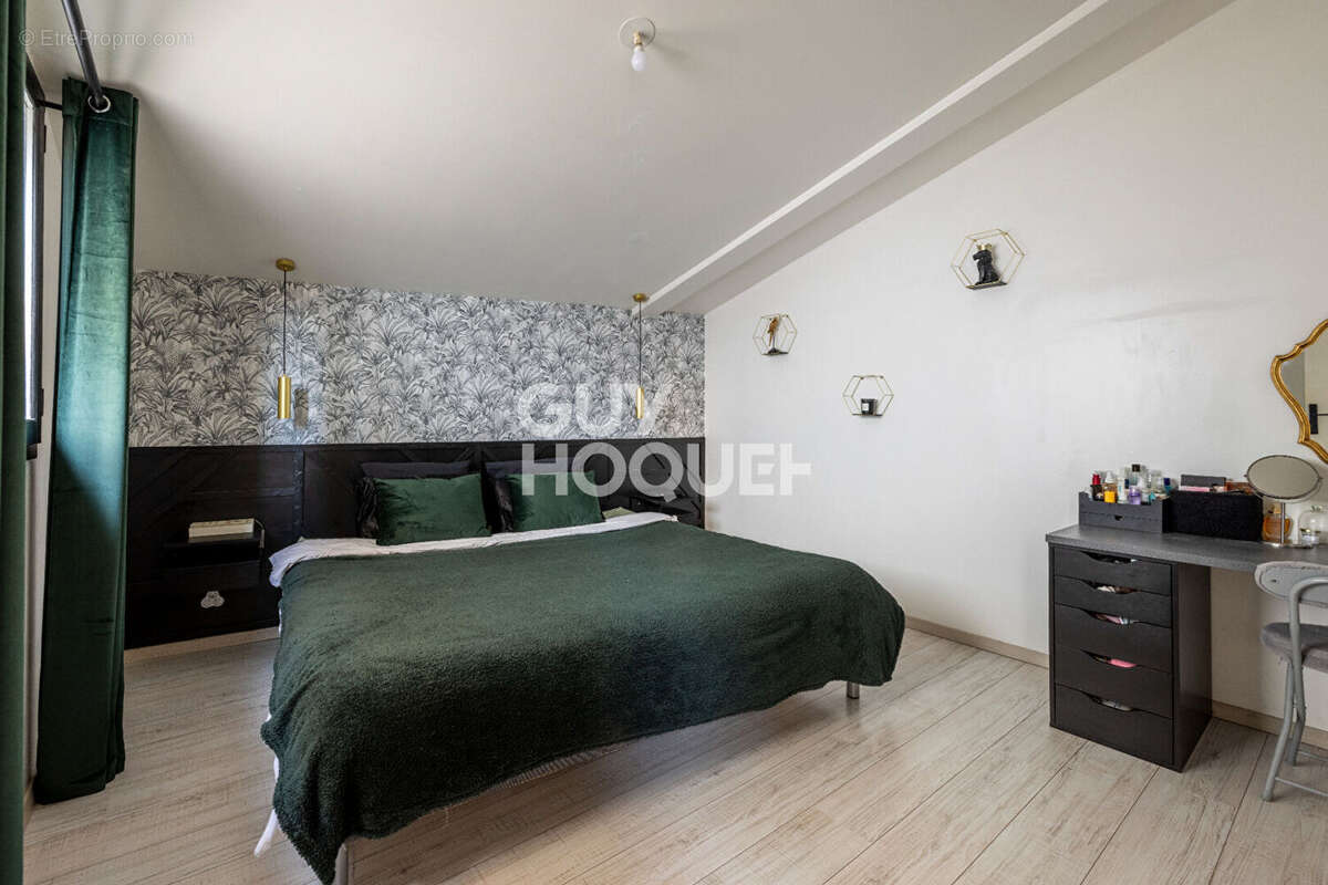 Maison à PONT-DU-CHATEAU