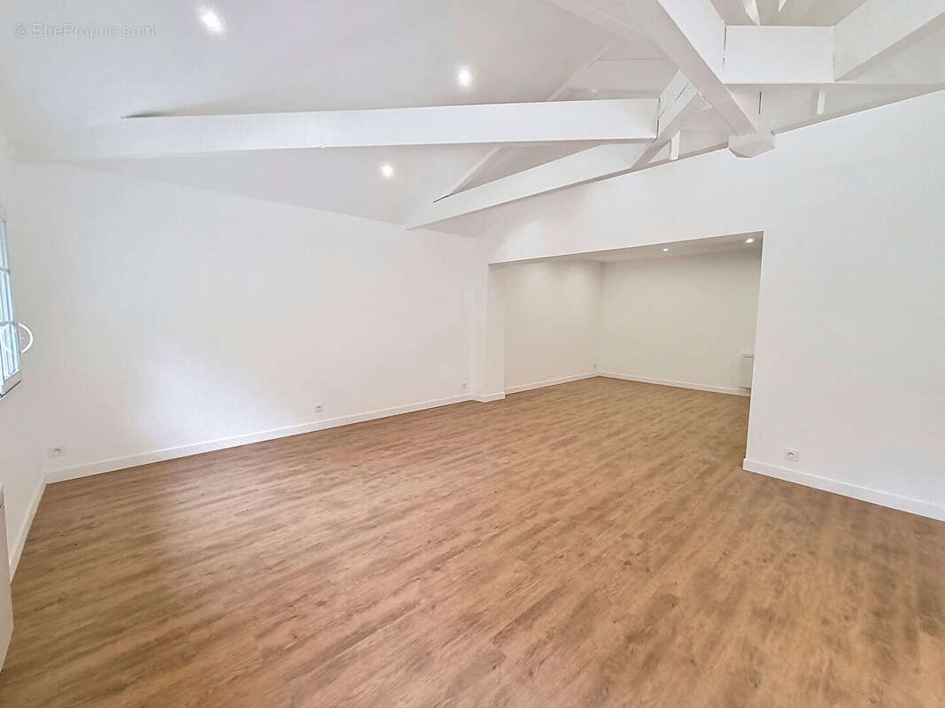 Maison à SAINT-CAPRAIS-DE-BORDEAUX