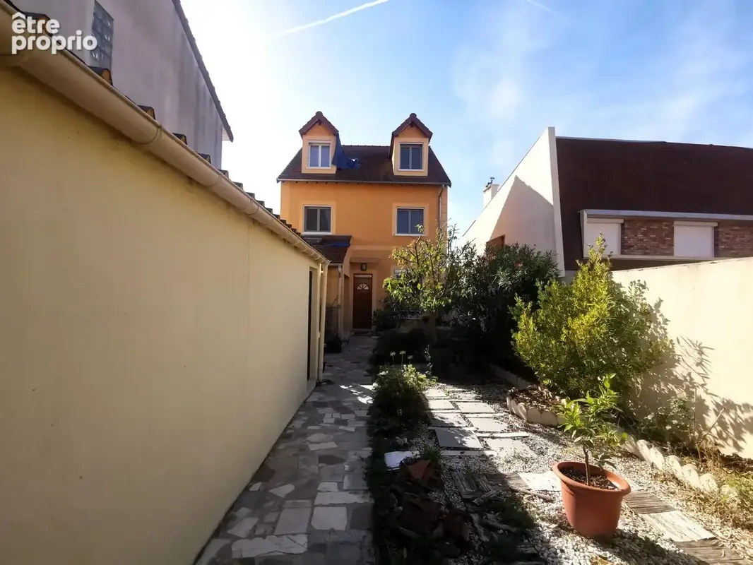 94400 vitry sur seine maison 7 pieces 147.03 m² sur un terrain de 239 m² et un jardin de 150 m² - photo 2