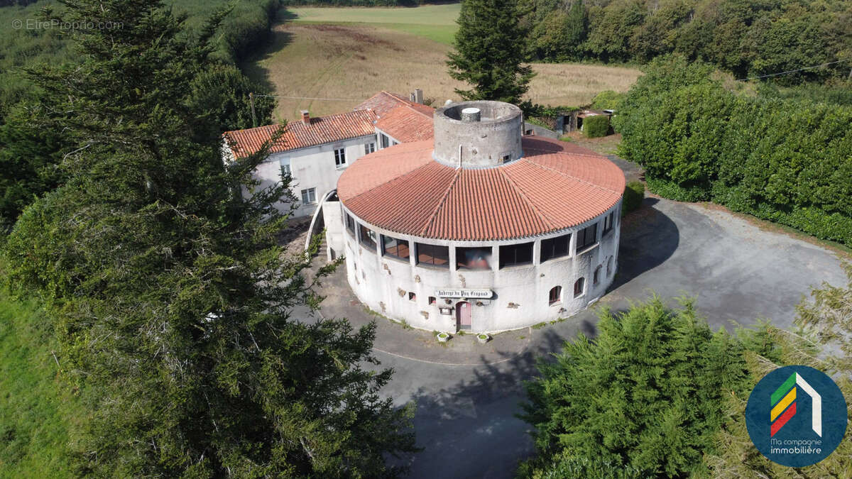 Maison à POUZAUGES