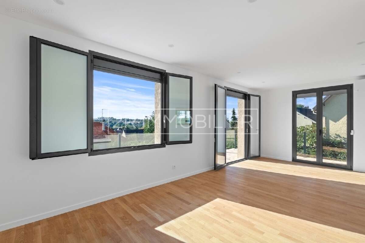 Maison à THORIGNY-SUR-MARNE