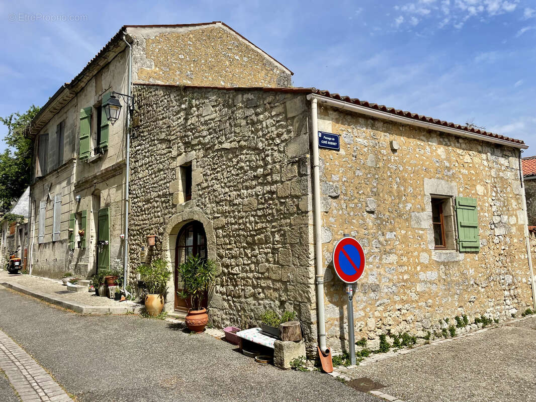 Maison à SAINT-SAVINIEN