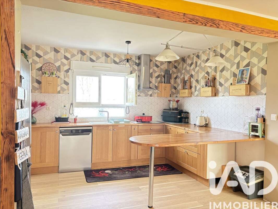 Maison 140 m² à Polignac  - photo 8