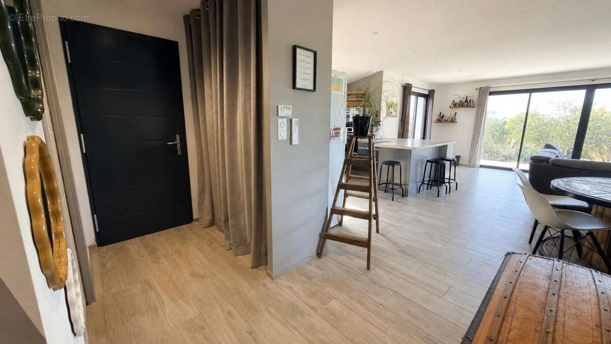 Maison de plain-pied T6 à 10 minutes de CAHORS - photo 4