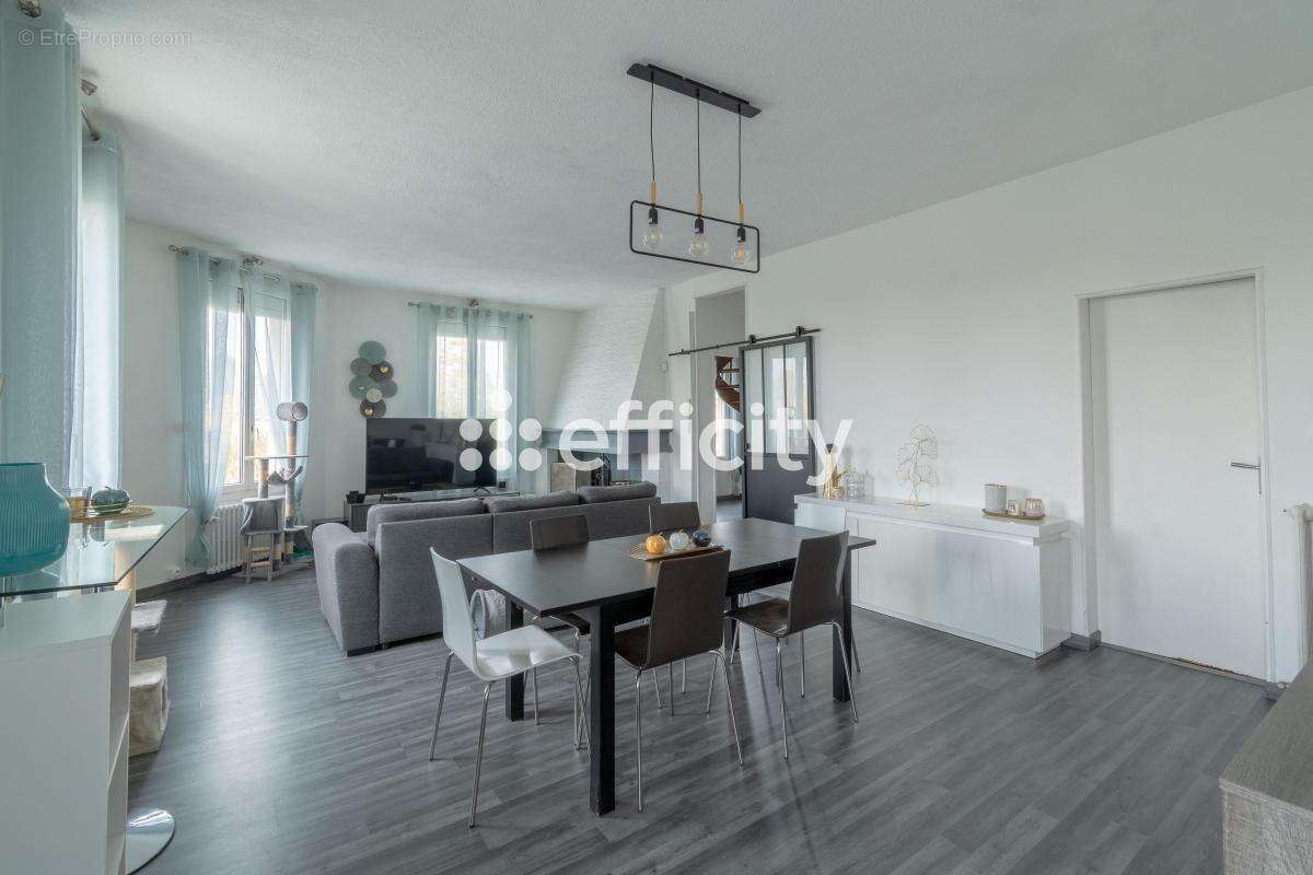 Commerce à VILLENEUVE-LE-ROI