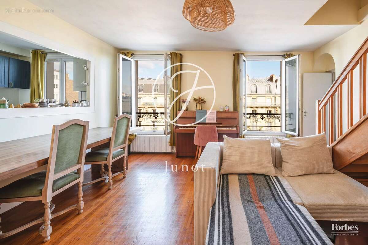 Appartement à PARIS-17E