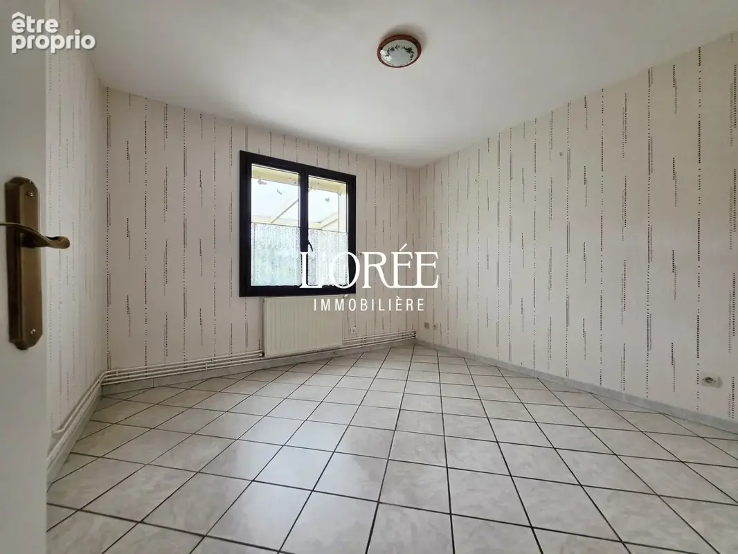 Plain pied individuel -  76m2 - 3 chambres - veranda de 20m2 - jardin - garage - photo 7