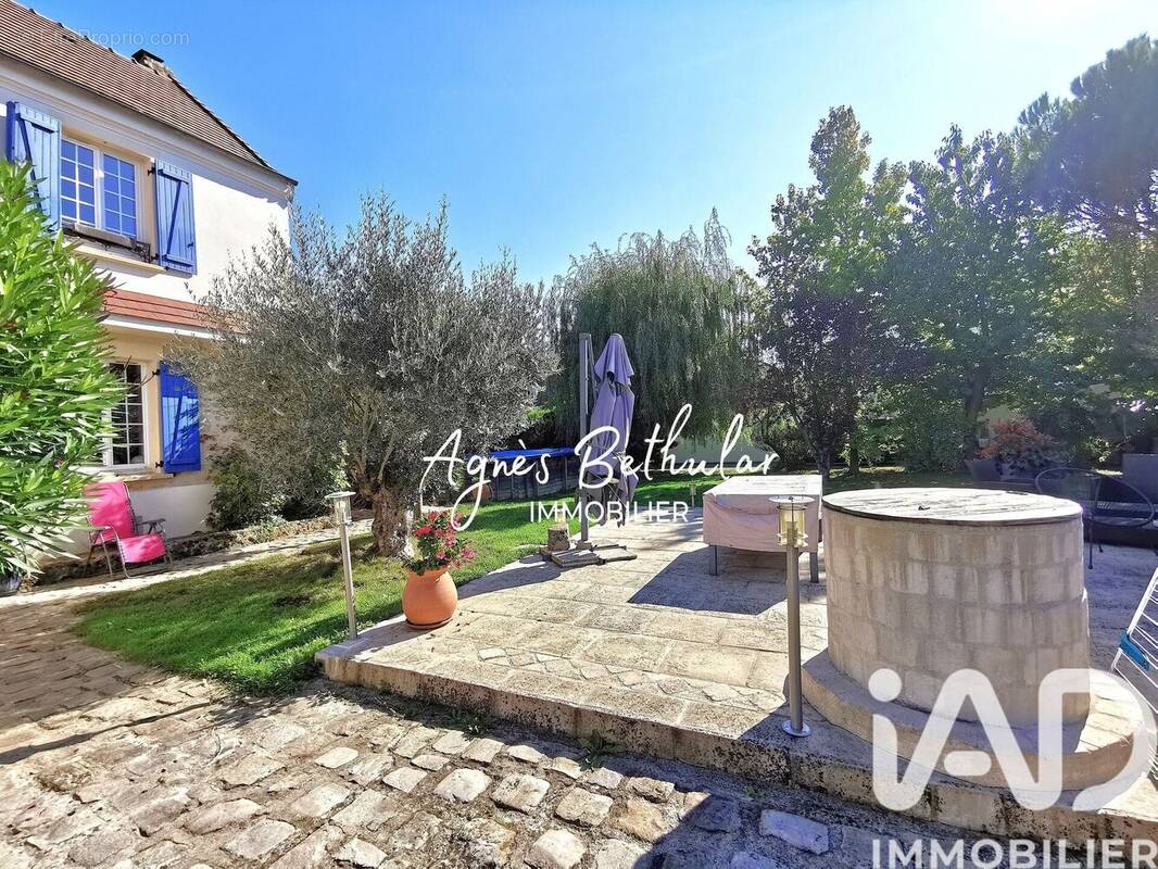 Photo 1 - Maison à SAULX-LES-CHARTREUX