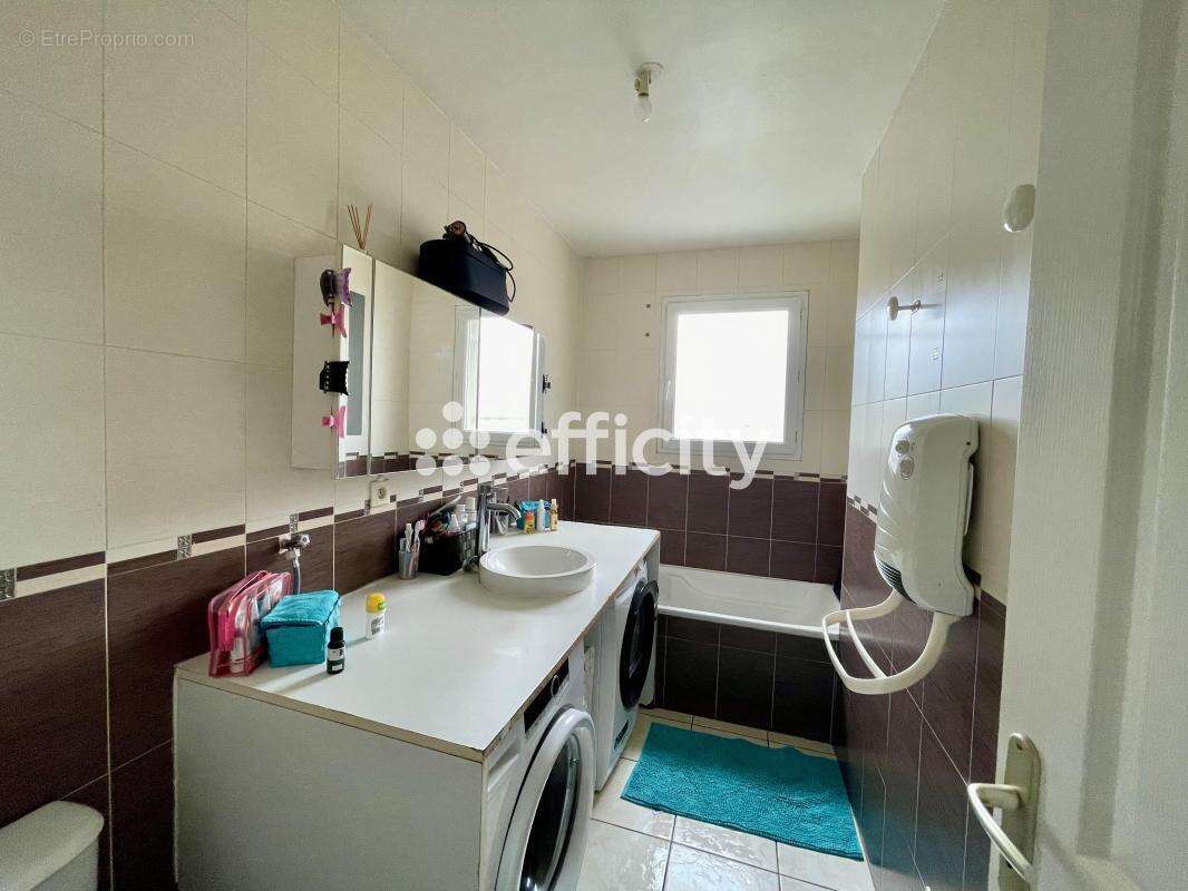 Maison à SAINT-BONNET-DE-MURE