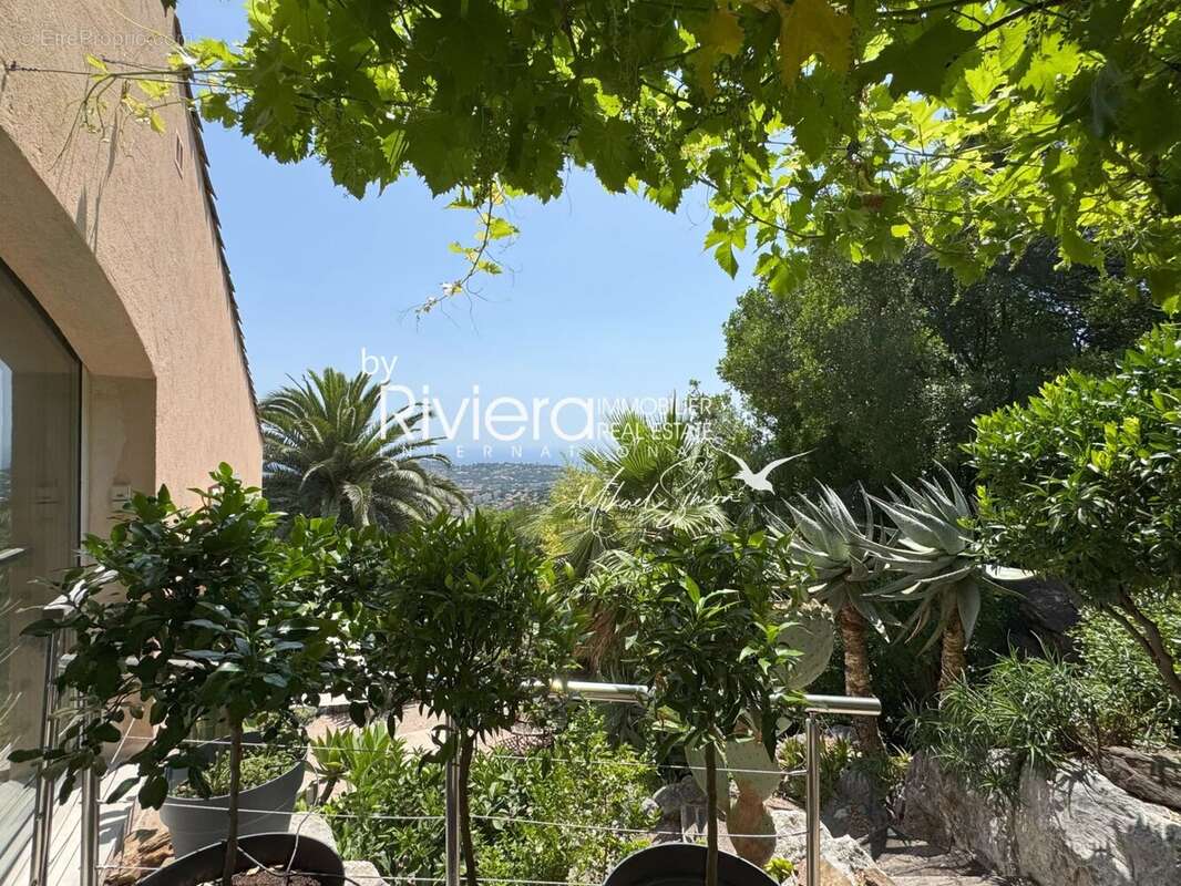 Propriete avec piscine a debordement et vue mer ! - photo 18