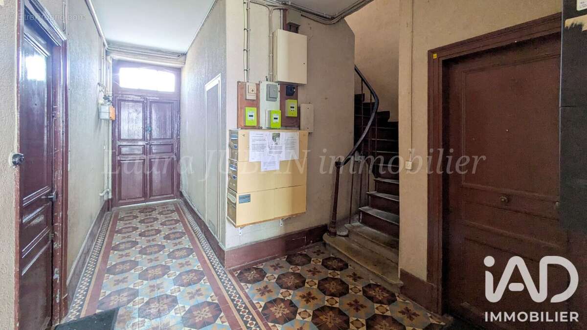 Appartement 256 m² à Montereau-Fault-Yonne  - photo 2
