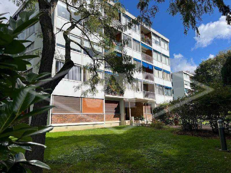 Appartement à BOUSSY-SAINT-ANTOINE