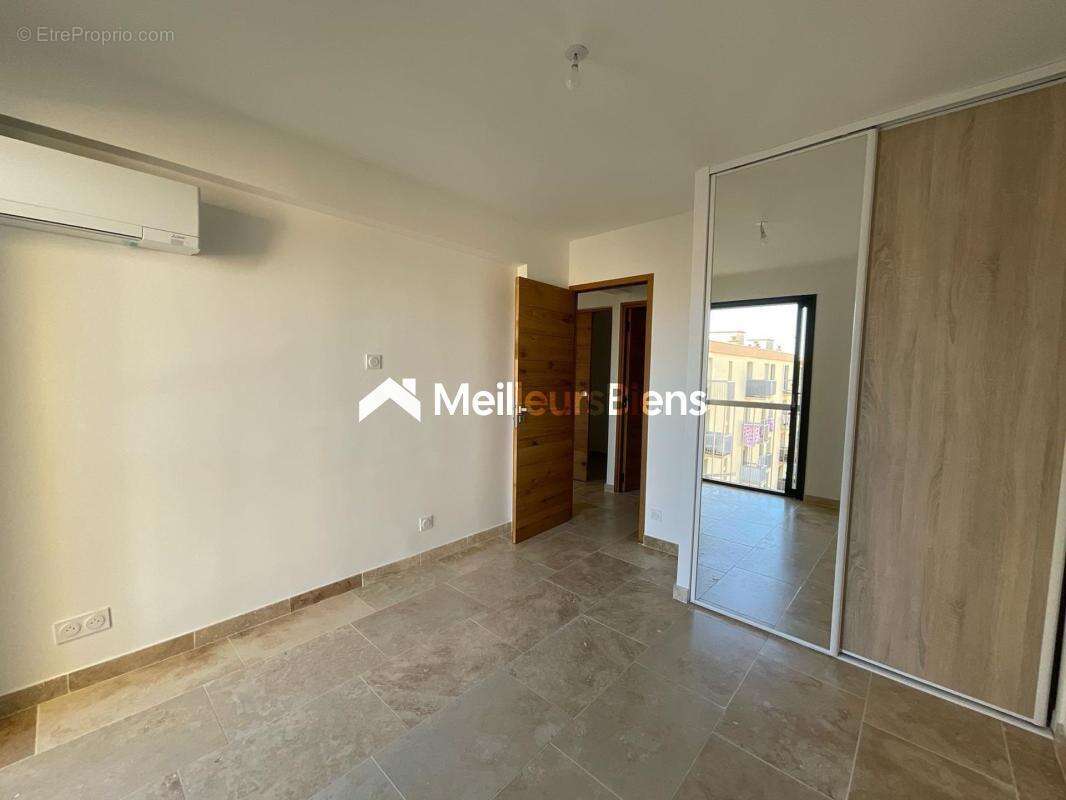 Appartement lumineux de 85 m² avec 3 chambres à vendre à Sète 34200 - photo 4