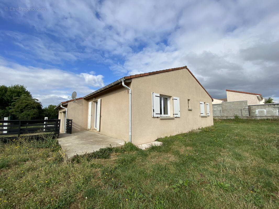 Maison à SAINT-CYR