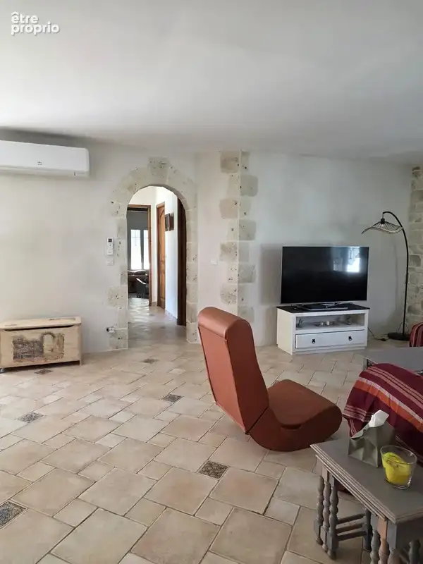 Maison de charme avec dépendance et piscine à Breuillet - photo 5