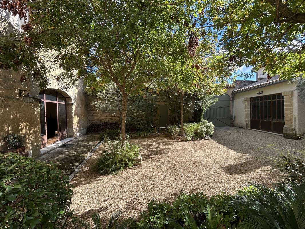 Maison à SAINT-QUENTIN-LA-POTERIE