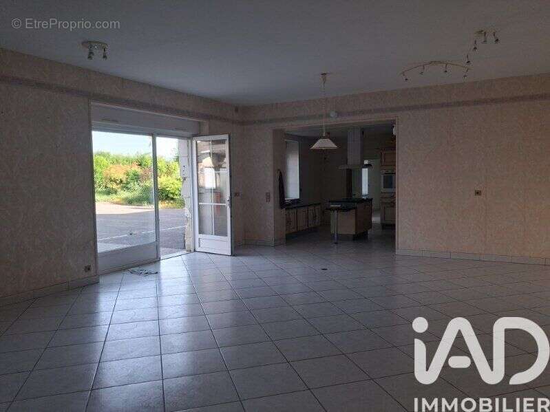 Maison 182 m² à Manthelan  - photo 6