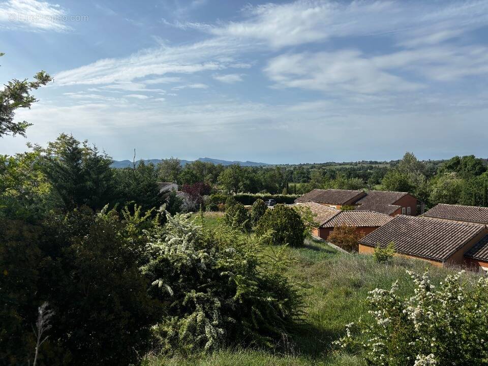 Terrain à SAINT-SAUVEUR-DE-CRUZIERES