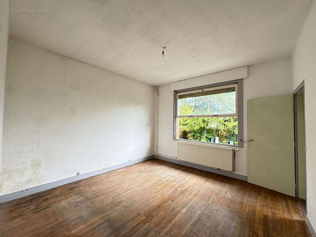 Maison à rénover sur parcelle boisée 1200 m² - Vieux Bezannes - photo 9