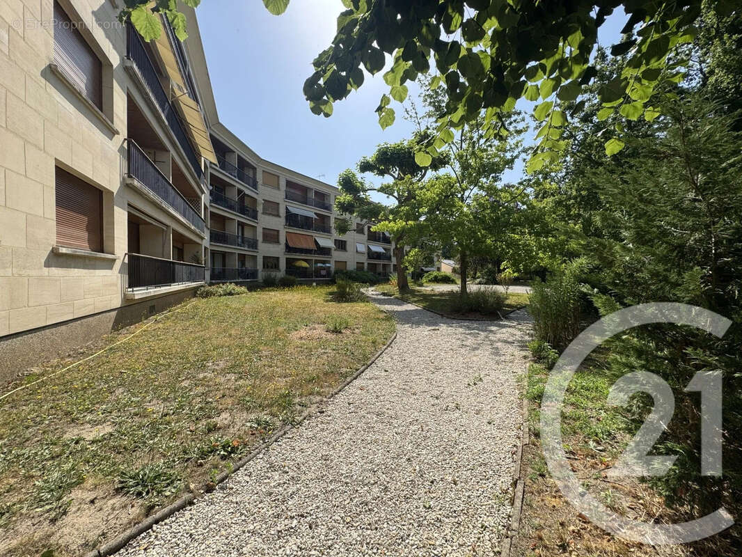 Appartement 111 m² à Avon  - photo 22