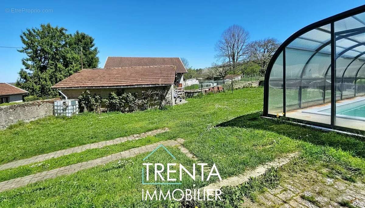 Maison à LA TOUR-DU-PIN