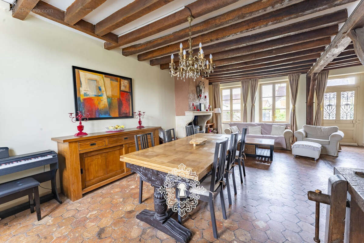 Maison à DONNEMARIE-DONTILLY