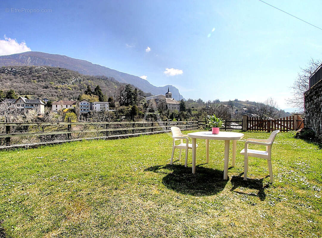 Maison à SAINT-JEOIRE-PRIEURE