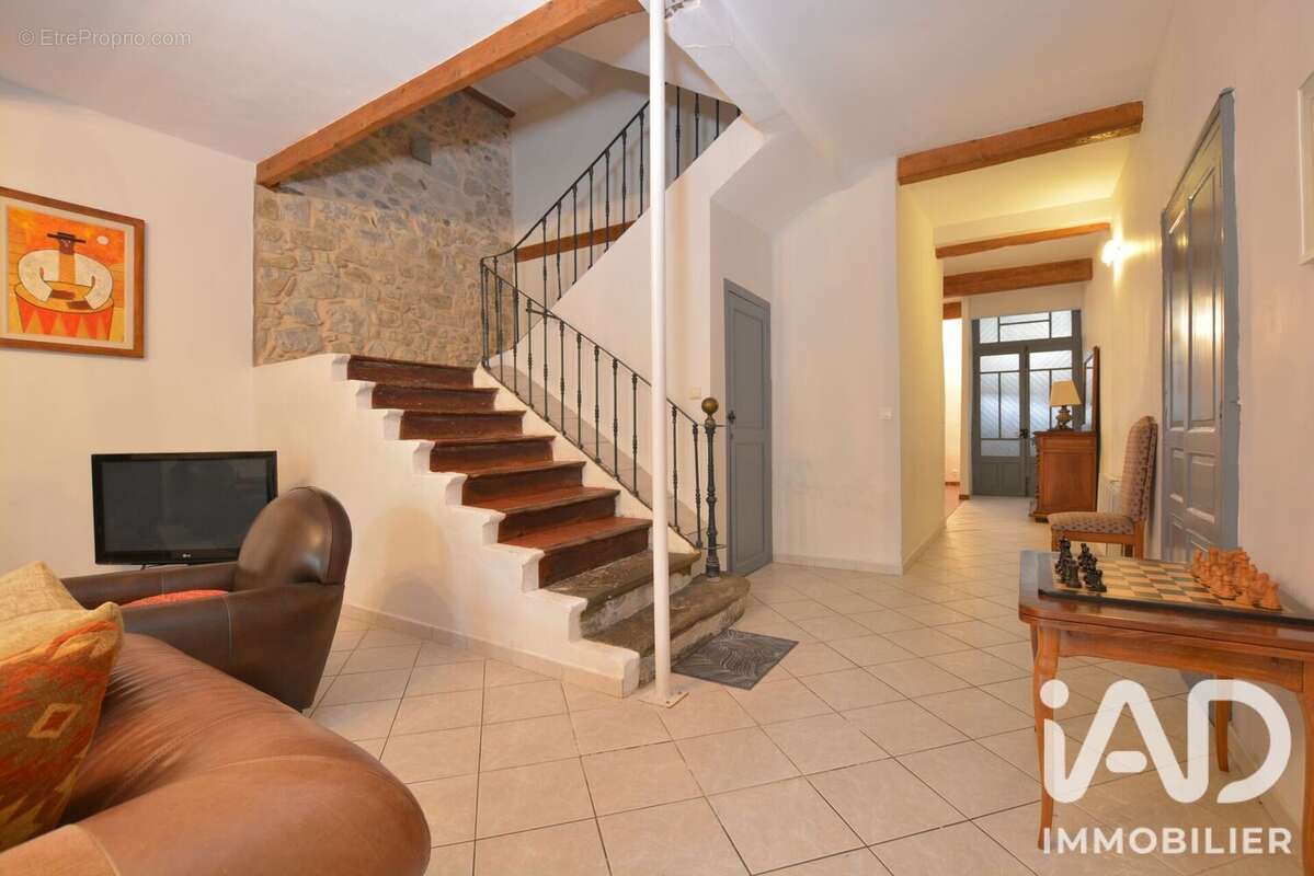 Maison 141 m² à Ginestas  - photo 7
