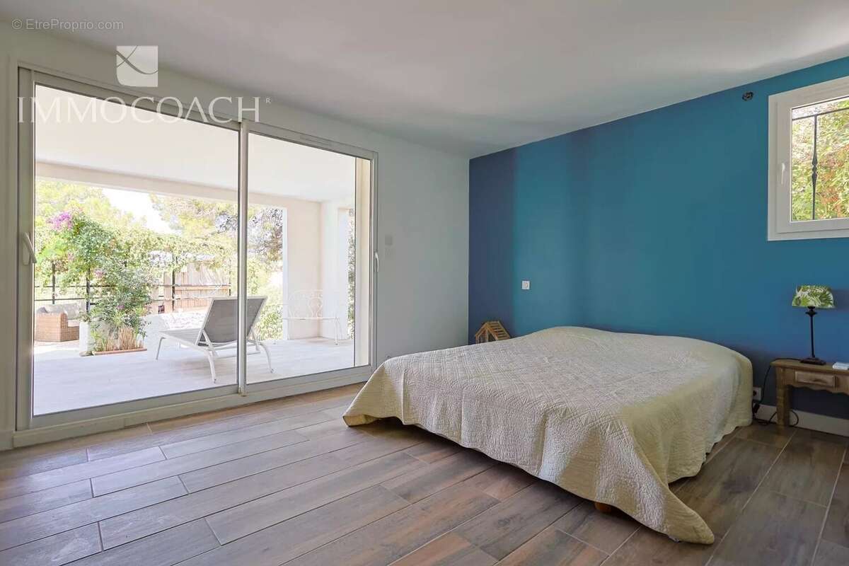 Maison à CARQUEIRANNE