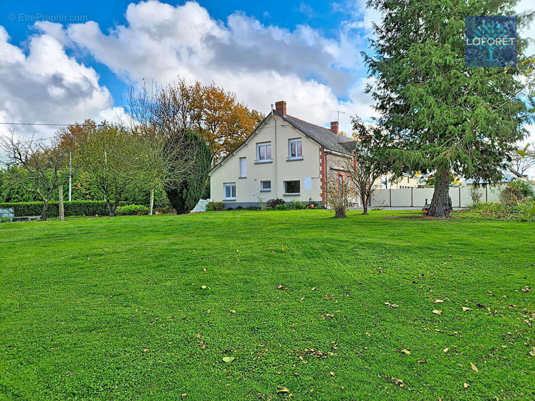 Maison à NOYAL-CHATILLON-SUR-SEICHE