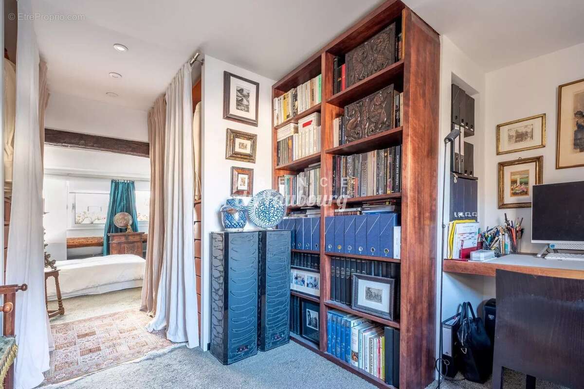 Appartement à PARIS-3E