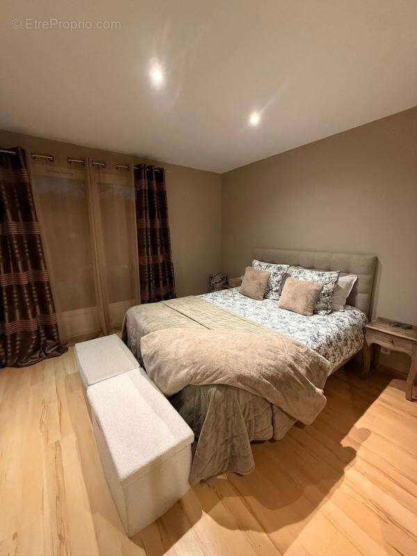 Maison à SAINT-PANTALEON-DE-LARCHE