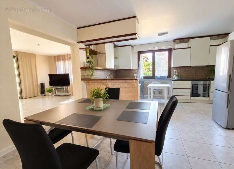 Appartement 80 m² à Gaillard  - photo 2