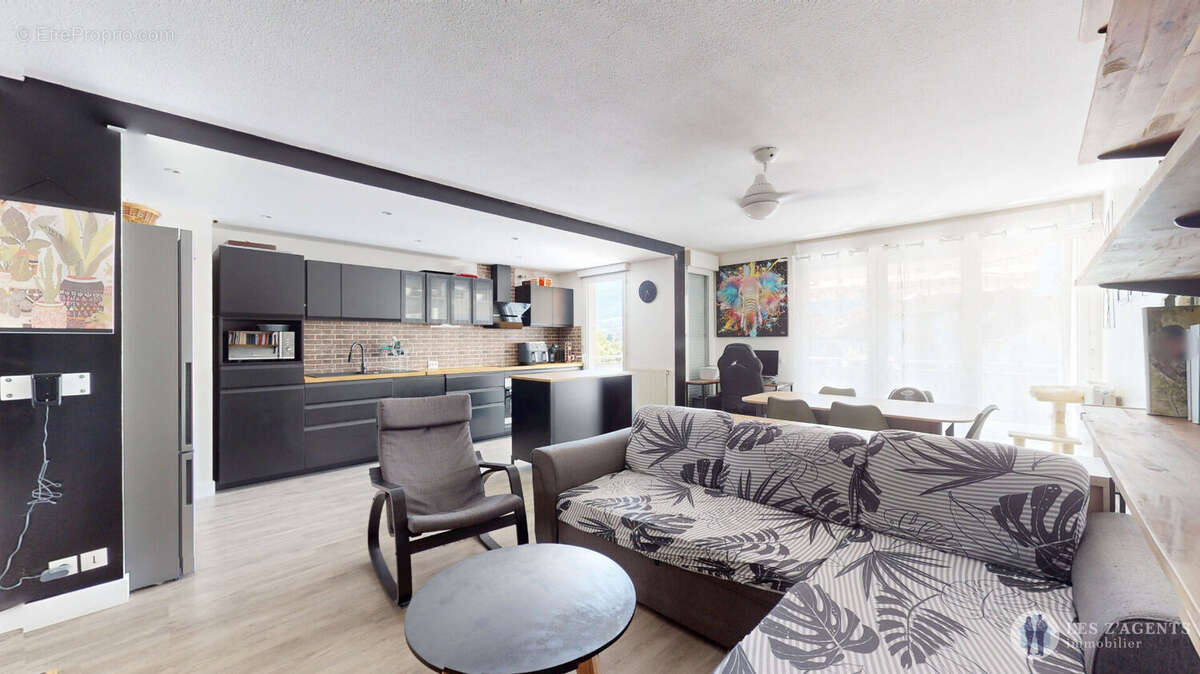 À VENDRE - Superbe T5 de 98 m² à Échirolles - photo 4