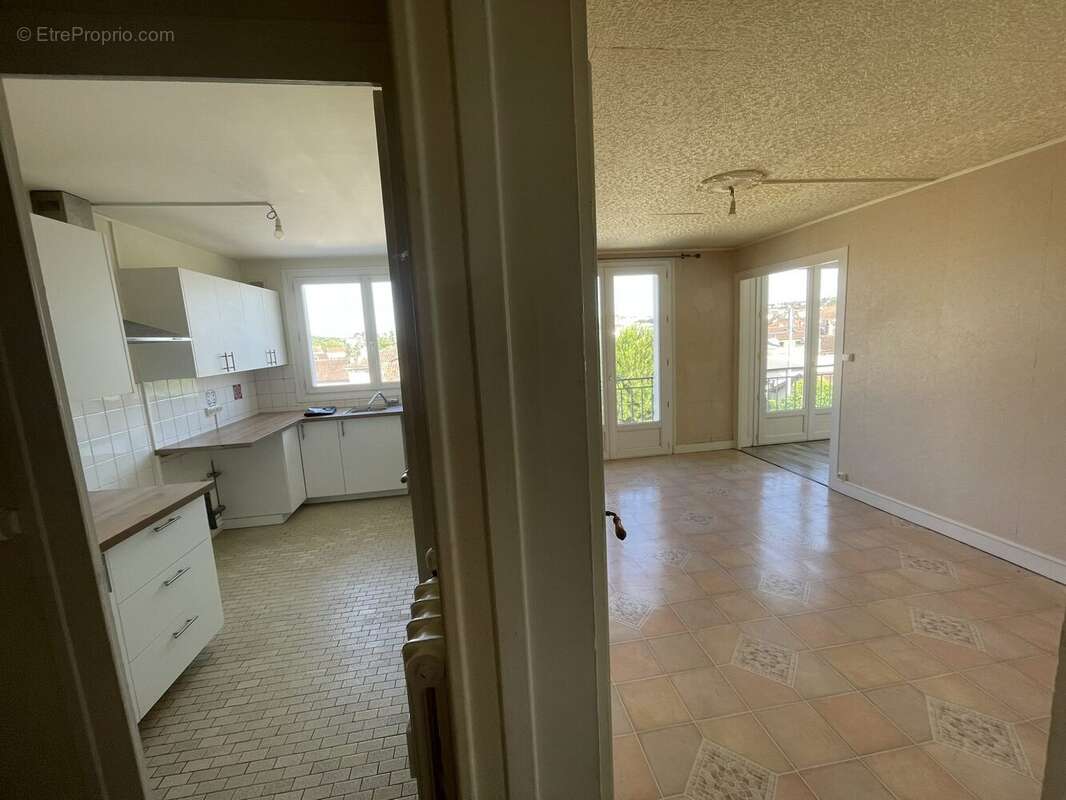 Appartement 54 m² à Perigueux  - photo 2