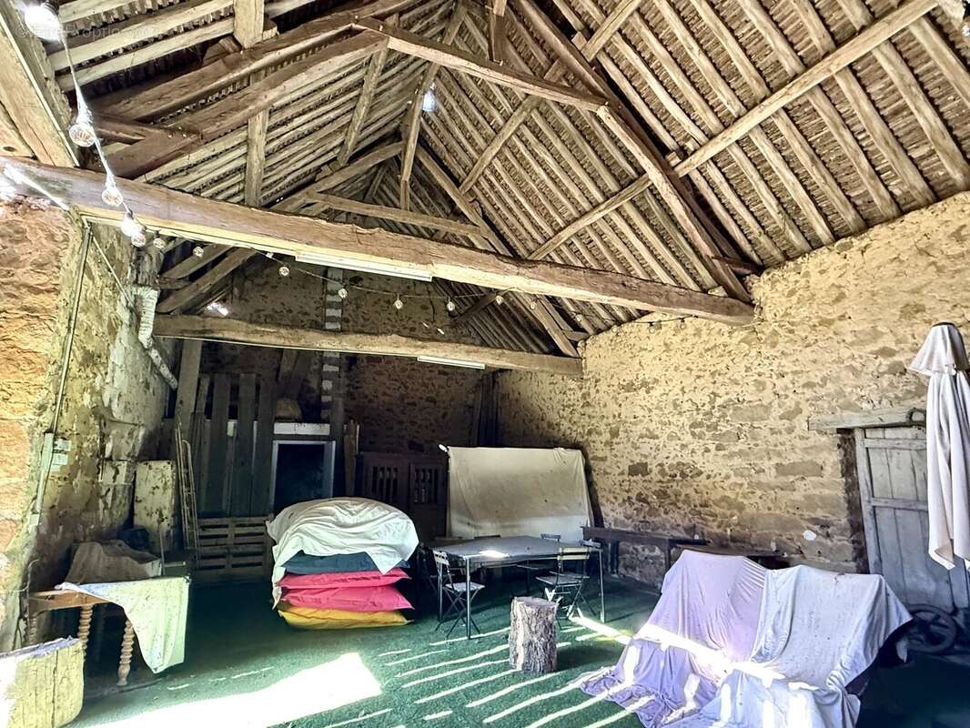 Maison à THORIGNY-SUR-OREUSE
