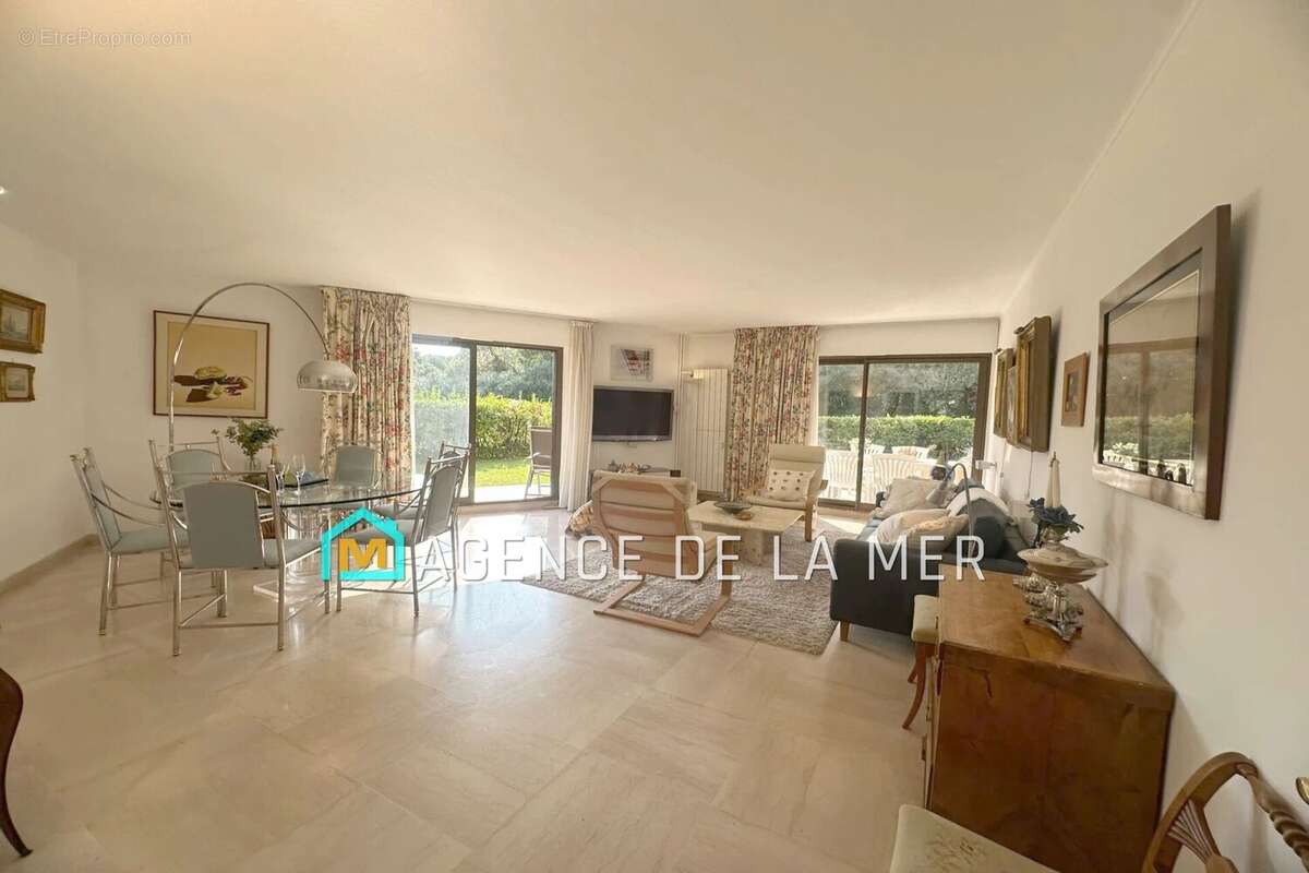 Appartement à MANDELIEU-LA-NAPOULE