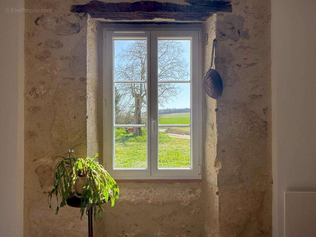 Maison à VALENCE-SUR-BAISE