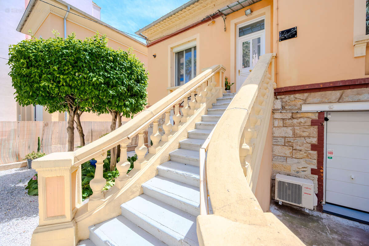 Maison à HYERES