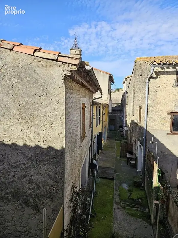 Maison de village à rénover avec garage et petit extérieur - photo 4