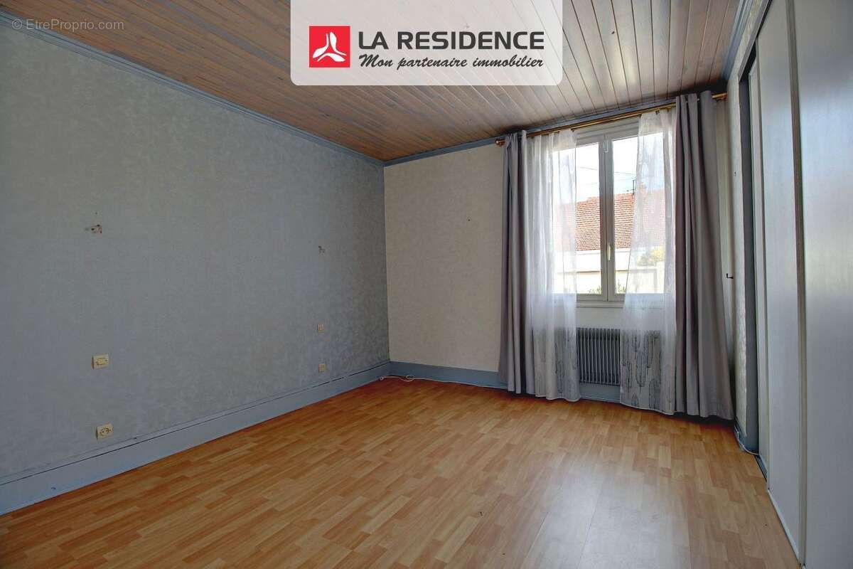 Maison 122 m² à Saint-Etienne-Du-Rouvray  - photo 5