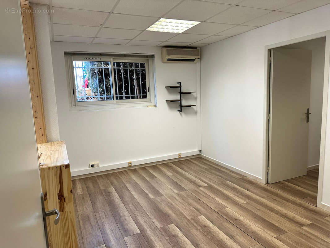 Commerce à CARQUEIRANNE