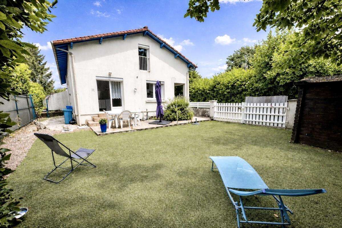 Maison à VAUX-SUR-MER