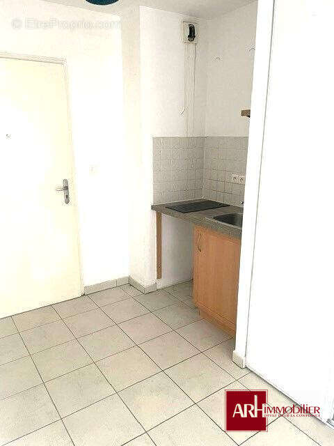 Appartement 28 m² à Saint-Denis  - photo 5