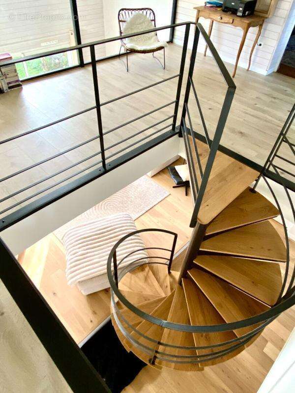 EXCLUSIVITE - Nouveauté Belle Maison Familiale Petit Mars 6 pièce(s) - 143 m2 au sol - Espace Piscine Intérieure 82 M2 - photo 10