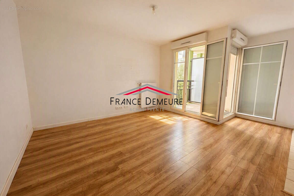 Appartement 28 m² à Franconville  - photo 2