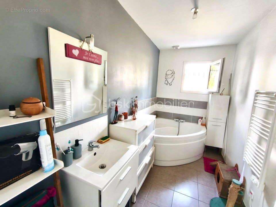 Maison de plain-pied de 2016 – 103 m² – 3 chambres – Combles aménageables – Montdidier (80500) - photo 12